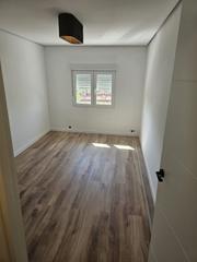 Flat in Can Vidalet. Piso calle llevant, esplugues de llobregat