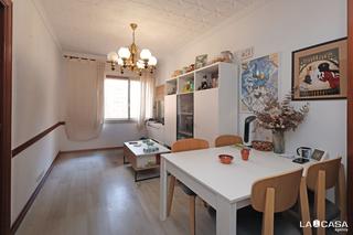Appartement à Santa Eulàlia. Piso carrer de castelao, lhospitalet de llobregat