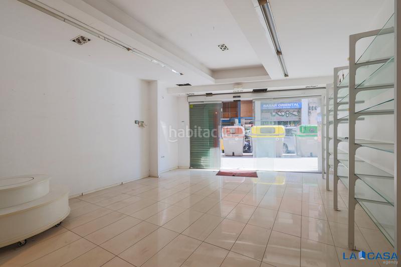 Foto ba7d8696-75f0-47c9-980b-a7bdadefe378. Local comercial a La Bordeta Barcelona