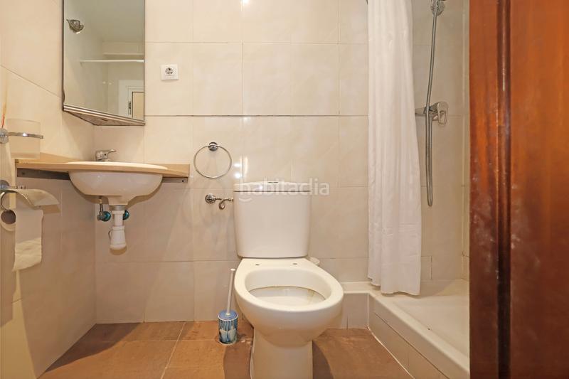 Foto f376c5c5-b2fc-475d-badb-1e24ef0180f9. Piso  carrer de galileu, en Sants Barcelona