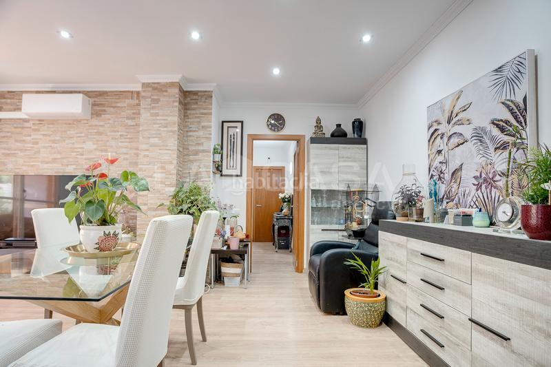 Foto 13645e23-ed73-4c7d-bc59-409c5ef0c74d. Piano terra con parcheggio piscina in Canovelles