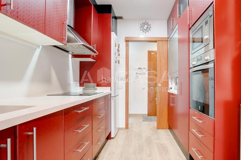 Foto 223ba990-5d94-4aee-8821-a8619ecba8e0. Piano terra con parcheggio piscina in Canovelles