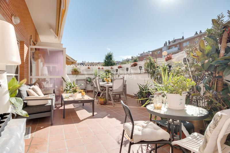 Foto a04ff1dd-4085-4219-9c86-436978f40ef0. Piano terra con parcheggio piscina in Canovelles