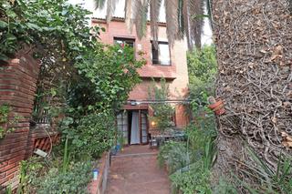 Maison à Can Clota. Casa carrer josep anselm clavé, esplugues de llobregat