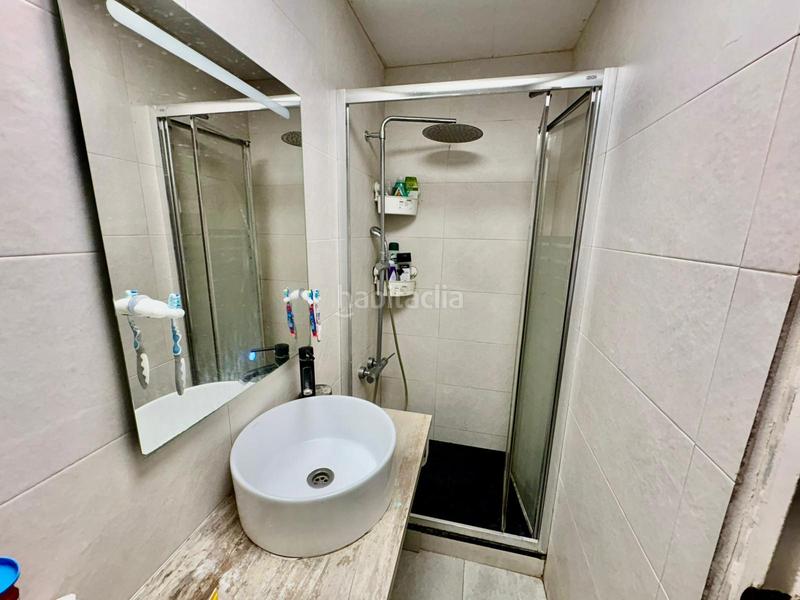 Foto e3b35ac0-e681-4bb7-9b04-101cff1cd05e. Piso  carrer de violant dhongria reina daragó, en Barcelona