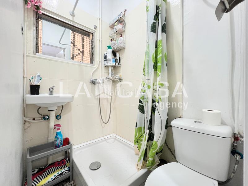 Foto 452029f5-60ef-47b6-bfc2-0986d9ebabc0. Local commercial dans La Salut Badalona