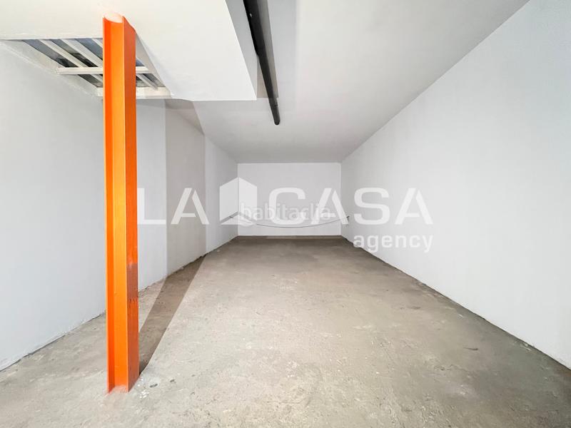 Foto aaaa0206-7d68-44ce-9b77-3054a580a26f. Local comercial  plaça de trafalgar, santa coloma de gramenet en Badalona