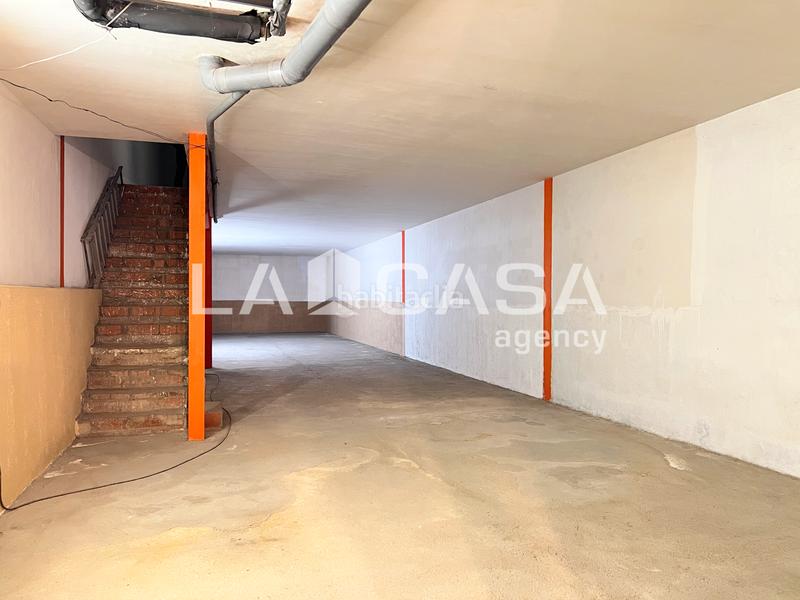 Foto dac782b1-d654-4a3d-b232-788c415f9c8b. Local comercial  plaça de trafalgar, santa coloma de gramenet en Badalona