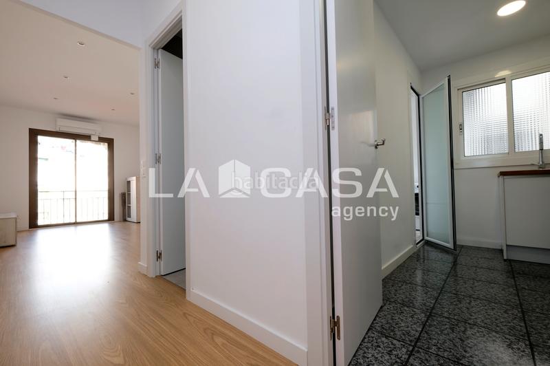 Foto 2bd0322b-c21b-4ca8-8551-70231ba0cd1e. Piso  carrer del baró desponellà, en Vilapicina - Torre Llobeta Barcelona