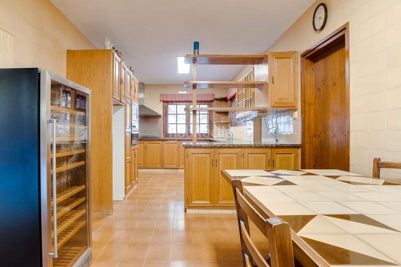 Foto a3840f56-d3a3-45a5-9a92-91699e9978ea. Chalet  carrer quatre camins, en Cabrils