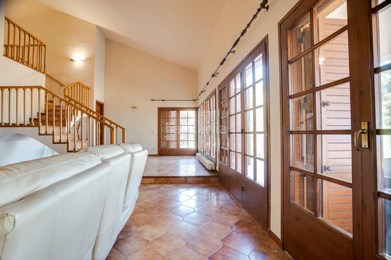 Foto b303ef75-b615-4a67-bce8-11da9e8019b9. Chalet  carrer quatre camins, en Cabrils