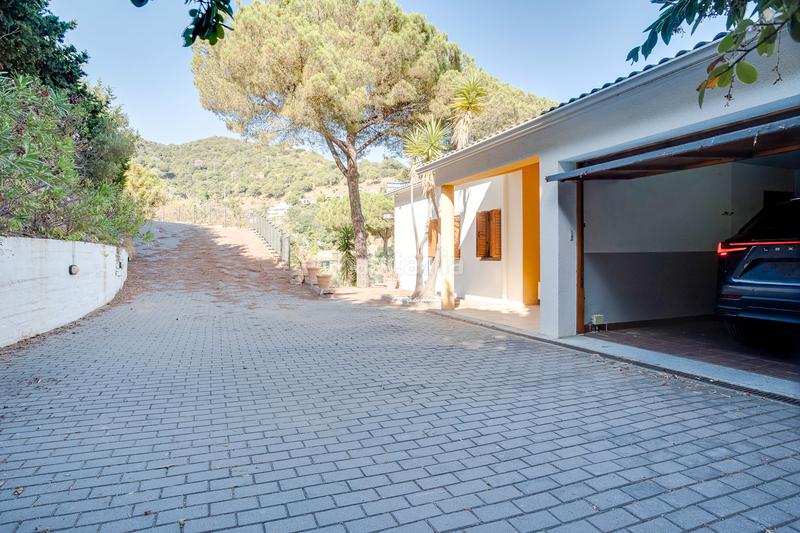 Foto bc039b08-0b86-42f5-9e1d-436b25fd0e11. Chalet  carrer quatre camins, en Cabrils