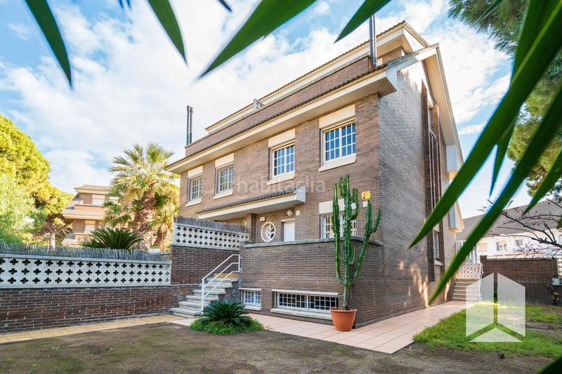 Foto 8b39c37a-e956-4105-bda7-6807b8fd35e1. Maison jumelée avec chauffage parking piscine dans La Pineda Castelldefels