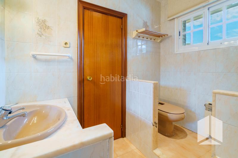 Foto ad97d52e-6a9e-4b9b-af3f-6dbac1be2981. Maison jumelée avec chauffage parking piscine dans La Pineda Castelldefels