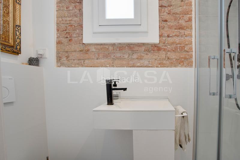 Foto 46293988-d5d2-4f24-9a44-953b14e57e8e. Attico con riscaldamento in Sagrada Família Barcelona