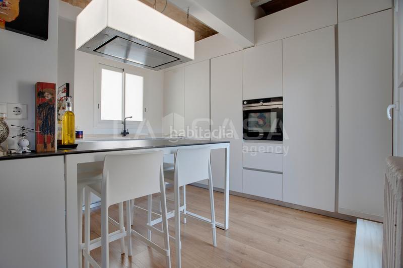 Foto 76436382-6fc9-403f-be90-58d1bbfe0424. Attico con riscaldamento in Sagrada Família Barcelona