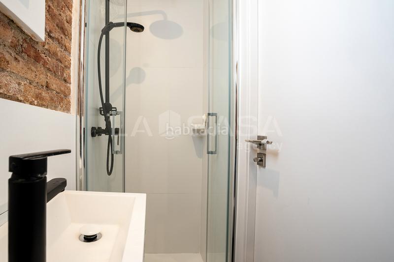 Foto ae2551d6-49f2-49b8-97d8-9e1c3f572e1b. Attico con riscaldamento in Sagrada Família Barcelona