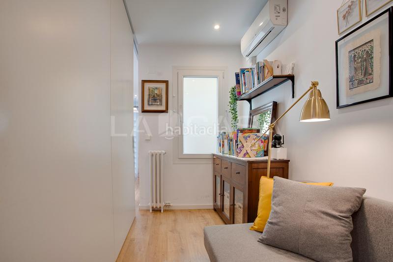 Foto f65c97ae-2612-4cff-8506-819f01ddab71. Attico con riscaldamento in Sagrada Família Barcelona