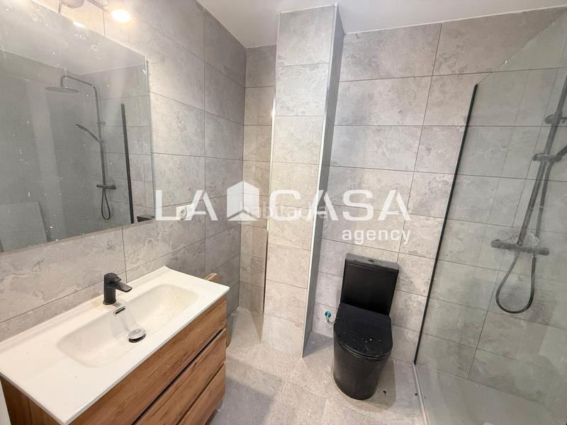 Foto 379b65ef-ed17-44ef-b95e-16b561d2665a. Piano terra con riscaldamento in Canovelles