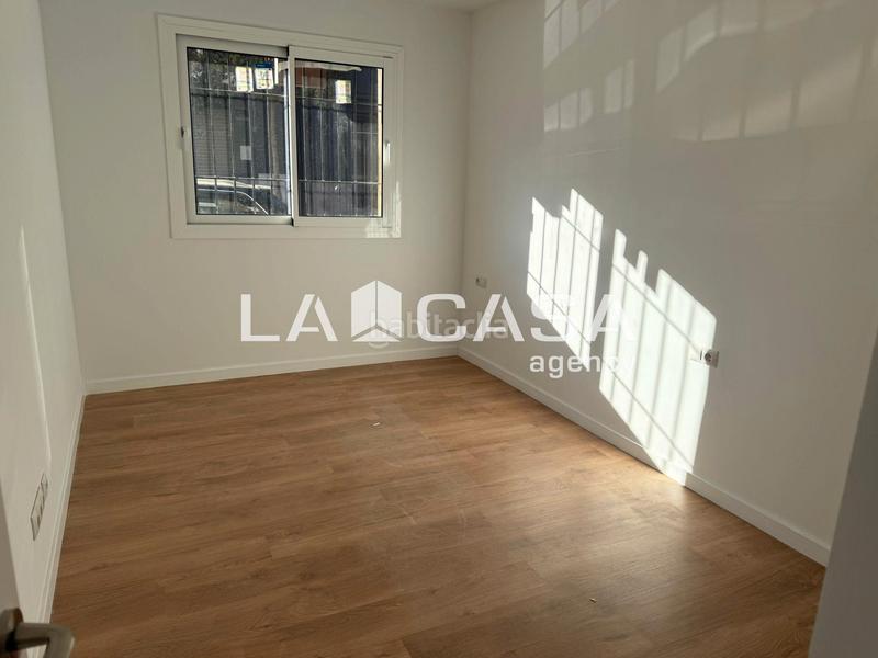 Foto 3cf99f6c-6433-4f29-b835-1254842da973. Piano terra con riscaldamento in Canovelles