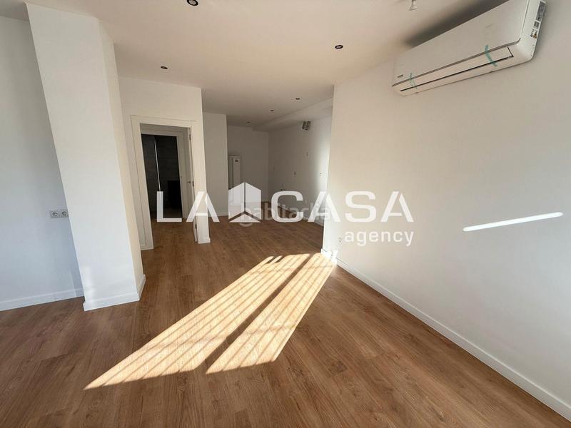 Foto 663c2610-b4d1-45ec-bff4-4f8f1ec42c4d. Piano terra con riscaldamento in Canovelles