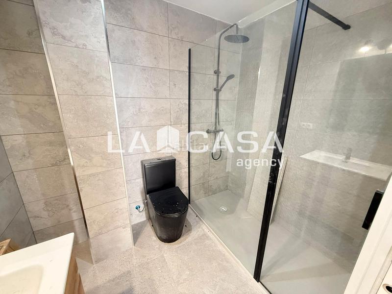 Foto 748d6d82-27c4-4a8b-bdd1-2c403f1e6544. Piano terra con riscaldamento in Canovelles