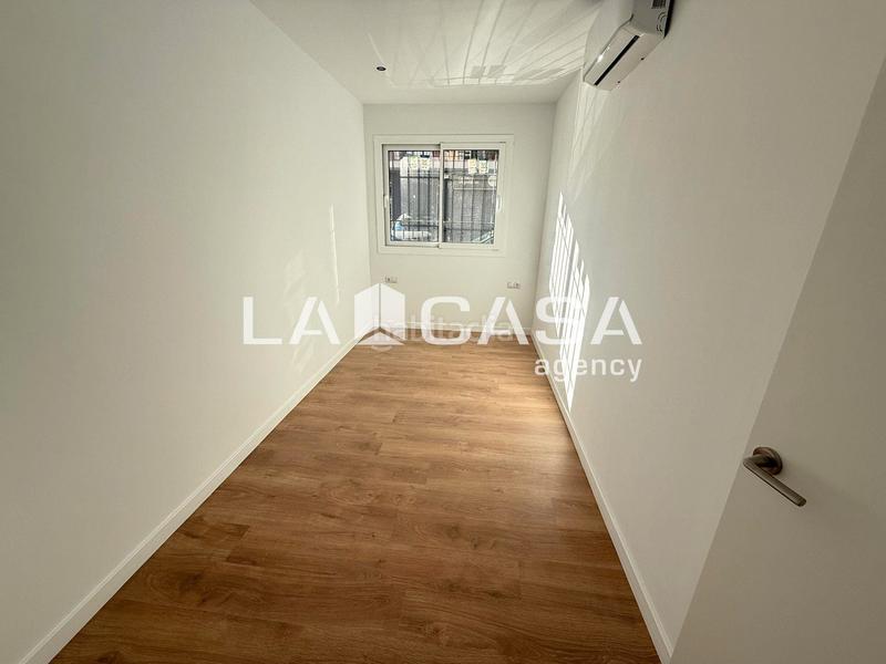 Foto b111a91a-f5bd-4404-831e-57c3d6f1f009. Piano terra con riscaldamento in Canovelles