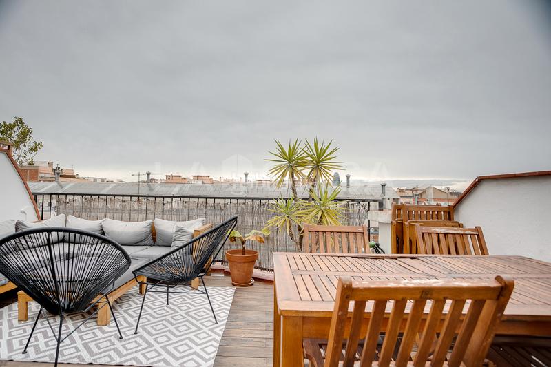 Foto 57d532a7-6828-481b-b113-b3ebf9b63e02. Àtic a Dreta de l´Eixample Barcelona