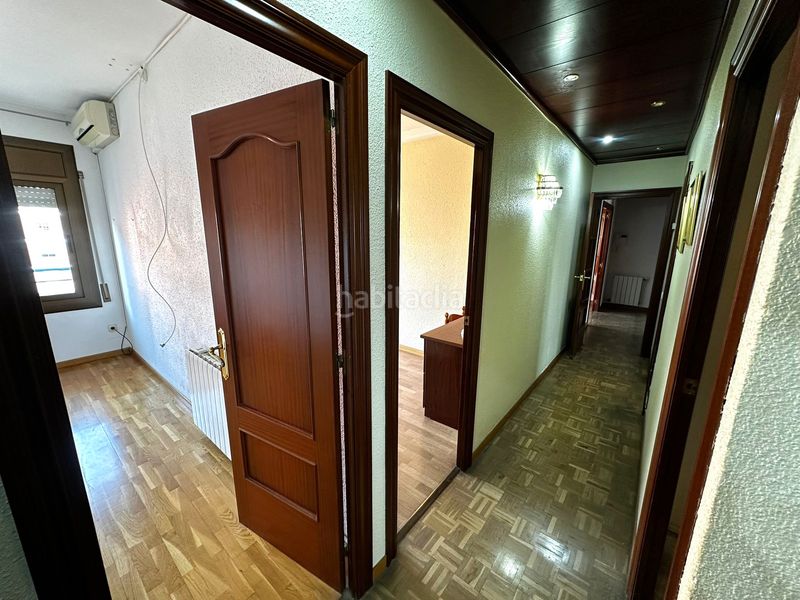 Foto 81564532-4ce0-405d-80fe-99f8e33f87bf. Pis amb calefacció aparcament a Sants-Badal Barcelona