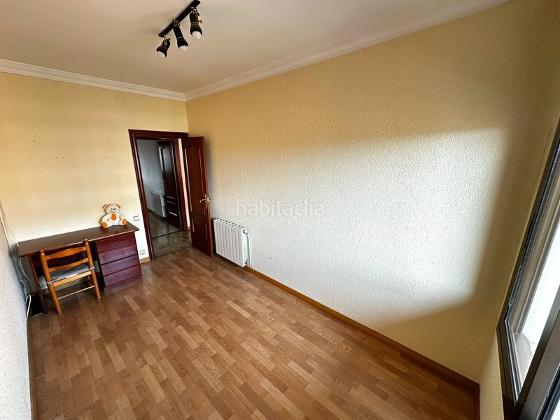 Foto d842785d-4c4a-421c-b1dc-9185d82223ec. Pis amb calefacció aparcament a Sants-Badal Barcelona