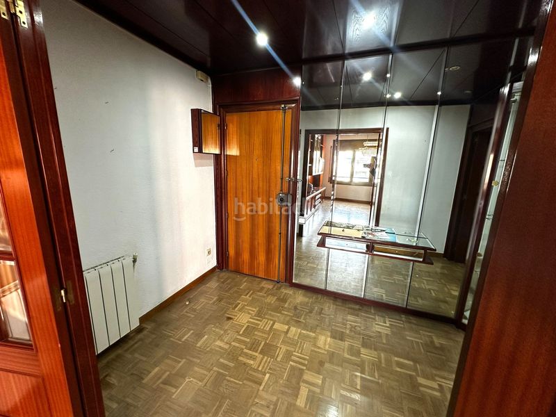 Foto f17ca548-1b8d-465c-9976-4a51a4d6ed40. Pis amb calefacció aparcament a Sants-Badal Barcelona