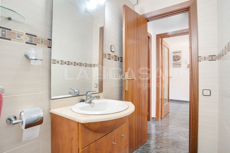 Foto ed05bbe1-8b49-4a20-a342-0e11be66c51a. Pis a La Verneda - La Pau Barcelona