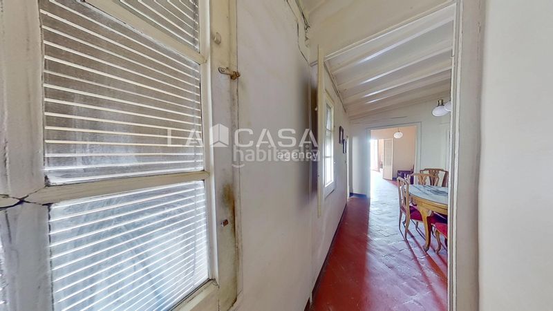 Foto 00e66bc2-c1c6-4417-a944-ca47fc564253. Àtic a Raval Barcelona