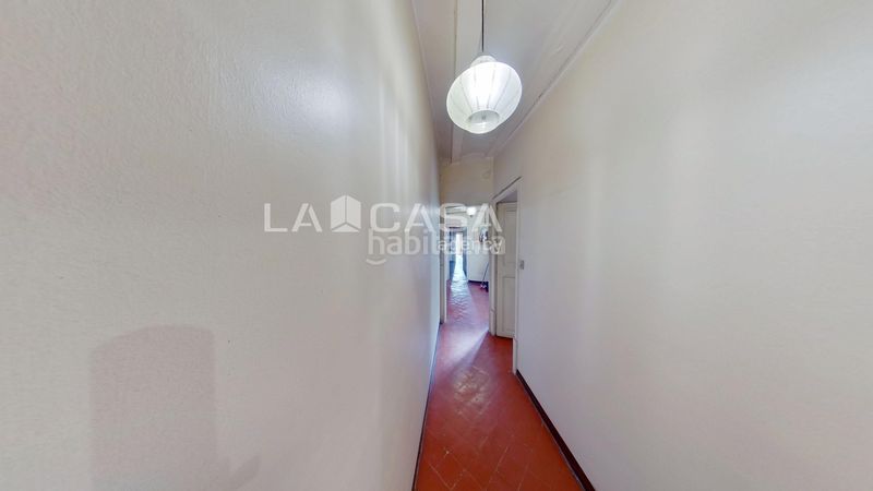 Foto 649085d9-e38b-49fb-82f1-eacc2501538f. Àtic a Raval Barcelona
