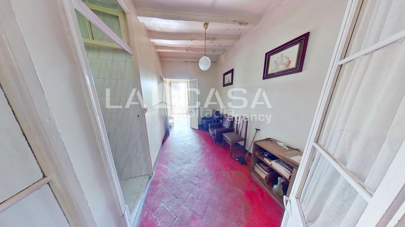 Foto e21b6041-a0b8-4d01-9bb2-5bfa0b710f94. Àtic a Raval Barcelona