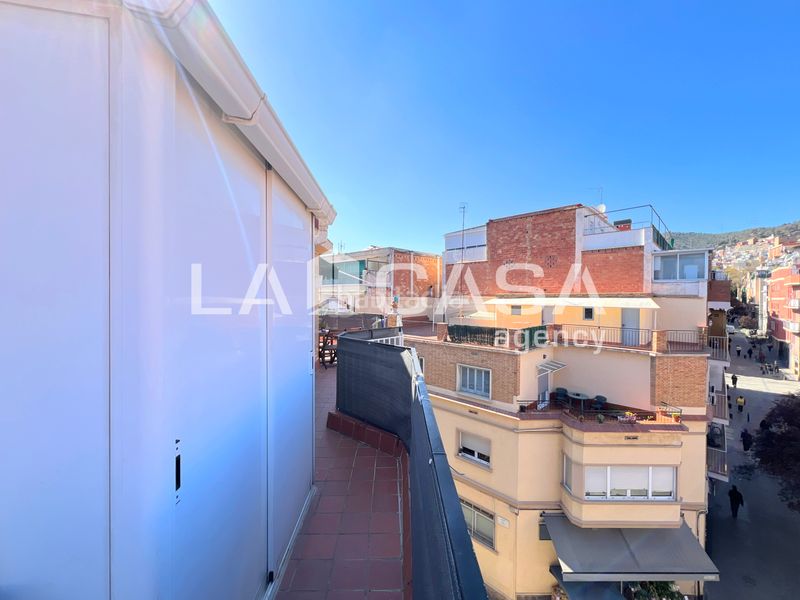 Foto aedd036b-f370-472d-a15a-0d7320d30bc5. Àtic a Prosperitat Barcelona
