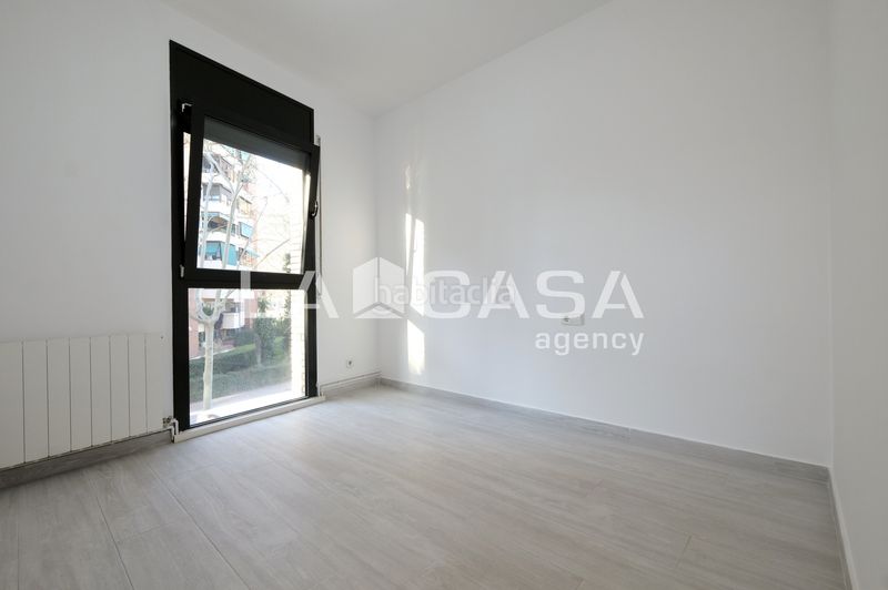 Foto 0565e489-ff1a-416a-a115-b907cf1d235f. Pis a Turó de la Peira Barcelona