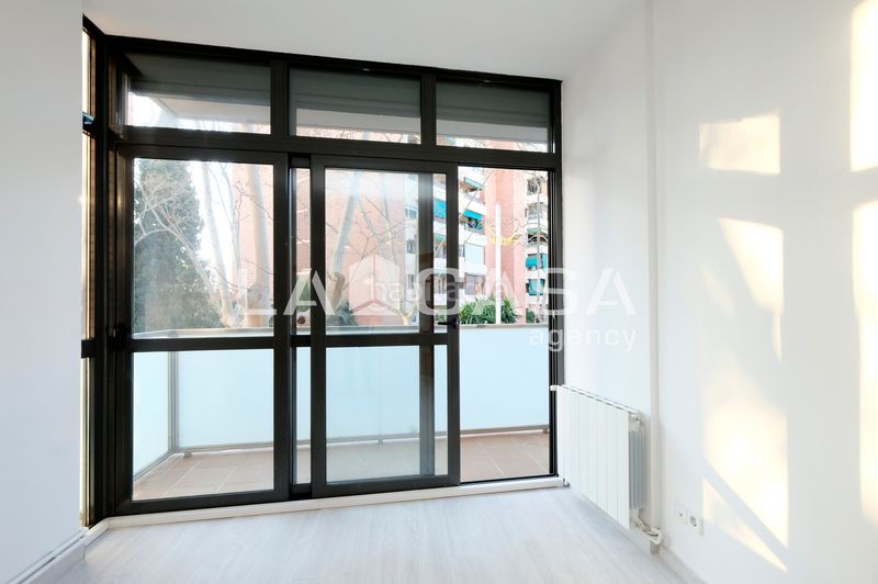 Foto 163e5ffc-9a6c-421e-8b52-79f086c2b3b6. Pis a Turó de la Peira Barcelona