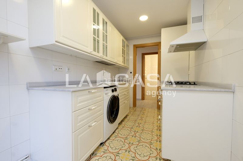 Foto 18806924-60c2-435d-b7a6-28c33783389a. Pis a Turó de la Peira Barcelona