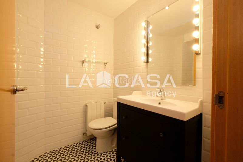 Foto 3b8b3637-283b-49a9-8163-4dd4c6481bd6. Pis a Turó de la Peira Barcelona