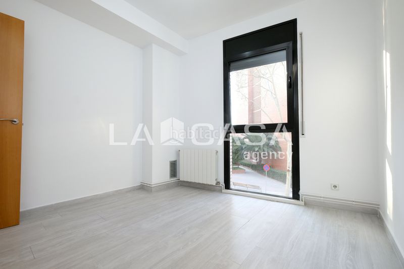 Foto 446234fa-ef7f-4cfc-8174-eab258fc0dba. Pis a Turó de la Peira Barcelona