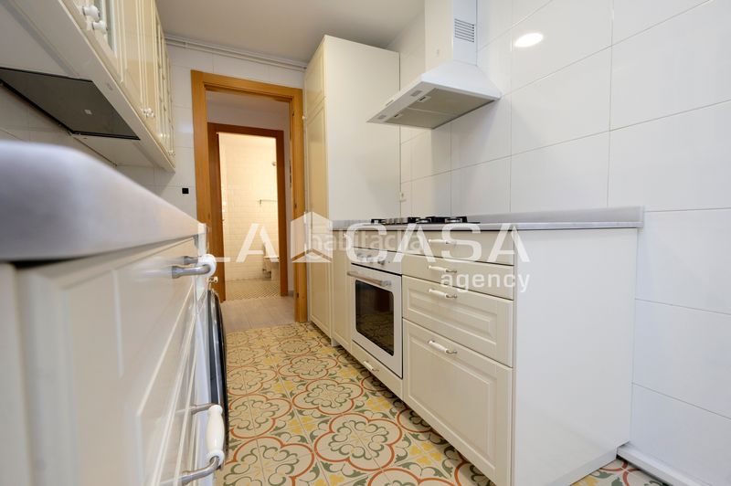 Foto 5218e4a9-16f9-430f-9a1a-8d505055b2d4. Pis a Turó de la Peira Barcelona