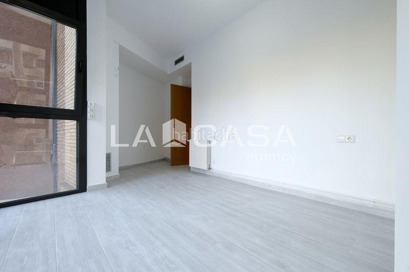 Foto b12958a7-83a0-40e0-9f14-5b22d2b3b28e. Pis a Turó de la Peira Barcelona