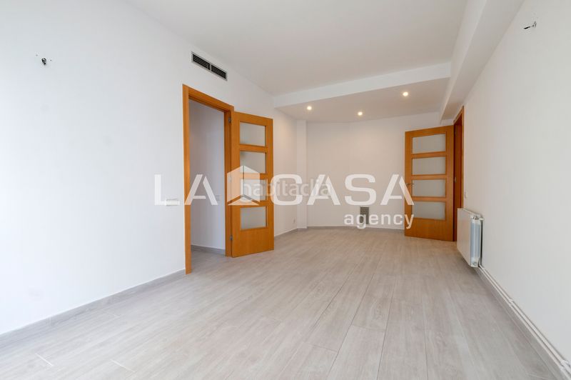 Foto ba07c33c-5769-4a29-ac8e-987aca13682e. Pis a Turó de la Peira Barcelona