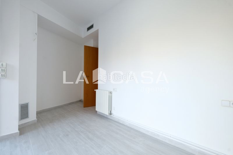 Foto bb27f54a-6f65-4262-b2ec-a9e438187182. Pis a Turó de la Peira Barcelona