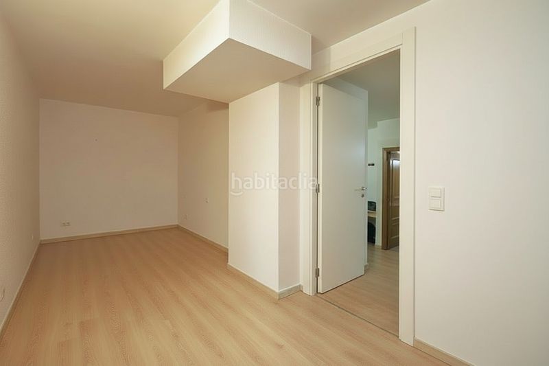 Foto bfd2bebb-5ab4-49ab-abcb-fcb7fc686792. Pis a La Bordeta Barcelona