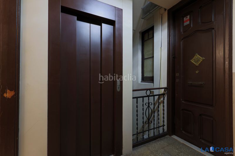 Foto 51a2dc63-9bb5-42f5-b269-efa102004130. Pis a Hostafrancs Barcelona