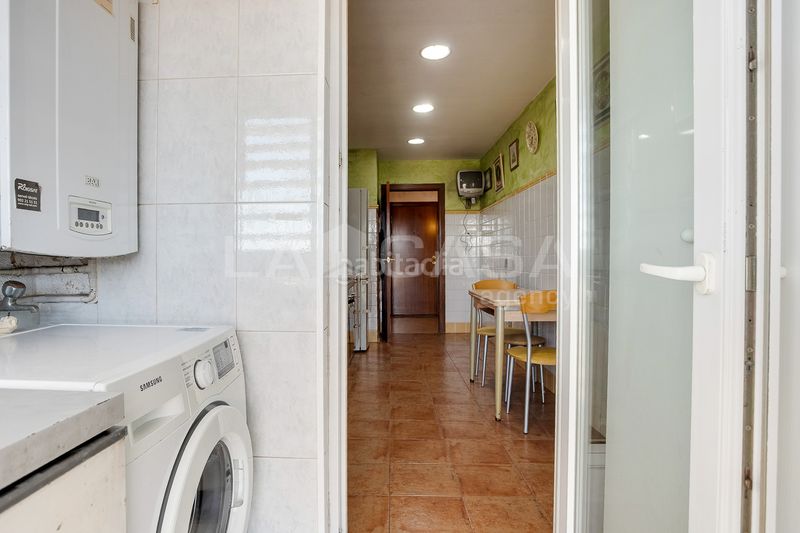 Foto 42941b8f-472d-46b7-9fb7-57b9f25071fe. Pis amb calefacció a La Verneda - La Pau Barcelona