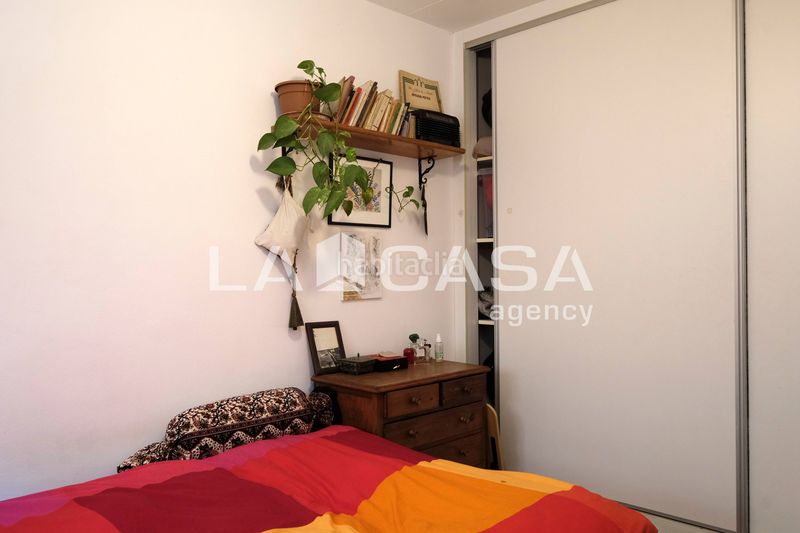 Foto 260f7486-9344-47ba-9bf8-680662f431a3. Pis a Turó de la Peira Barcelona