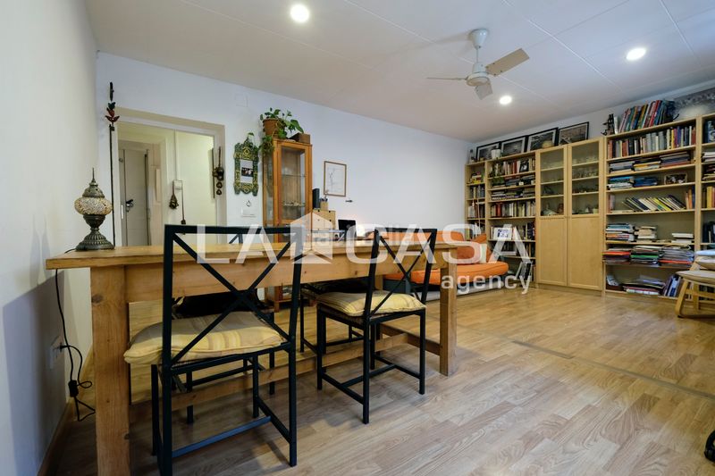 Foto b3069476-a52f-4ae4-ac80-2359a0c4d027. Pis a Turó de la Peira Barcelona